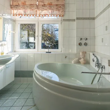 Apartman Venske 3-raum Fewo, Balkon, Parkplatz Binz