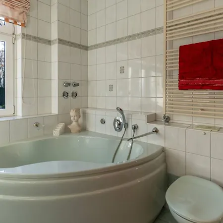 Venske 3-raum Fewo, Balkon, Parkplatz Apartman *