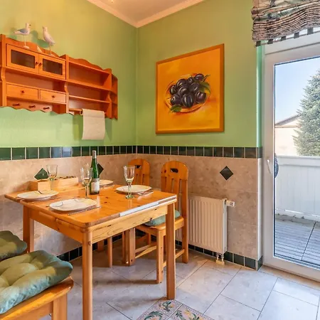 Apartman Venske 3-raum Fewo, Balkon, Parkplatz Binz